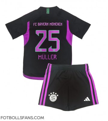 Bayern Munich Thomas Muller #25 Replika Bortatröja Barn 2023-24 Kortärmad (+ Korta byxor)